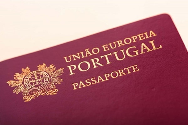 آیا با تولد فرزند در پرتغال، والدین می‌توانند برای دریافت حق شهروندی پرتغال اقدام کنند؟